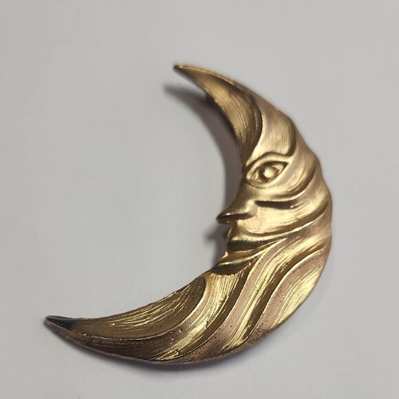 Crescent Moon Face Gold Tone Brooch Pin - Picture 1 of 5